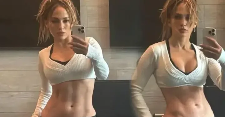 56’lık Jennifer’dan kas şov