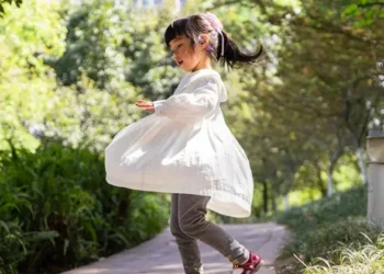 JBL, ilk açık kulaklıklarıyla Junior kulaklık serisini büyütüyor