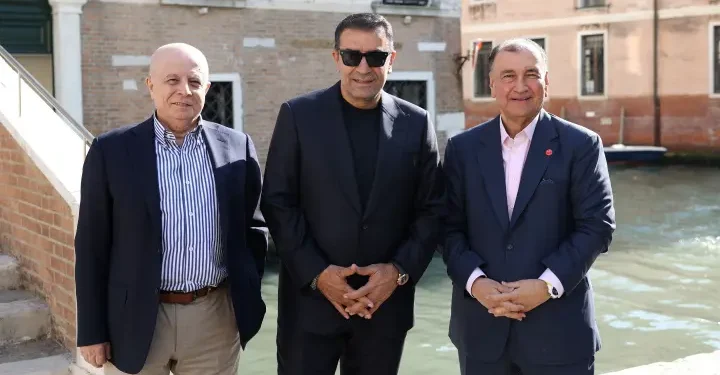 Ahmet Güneştekin’in ‘Sessizlik’ sergisi Venedik’te Palazzo Gradenigo’da sanatseverlerle buluşuyor