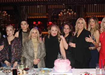 Arzu Kalaylı’ya dostlarından doğumgünü sürprizi