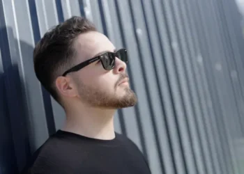 Atakan’dan ‘Alışamadım’ ile iç yolculuğa davet