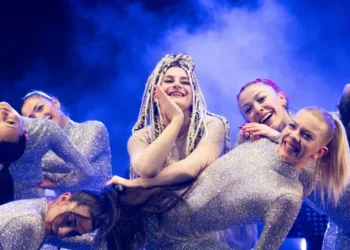 Atiye baharı sahnede başlattı