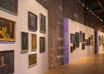 ‘Bir Renk Ressamı: İhsan Cemal Karaburçak’ sergisi ziyarete açıldı