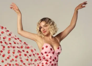 Elvan Erkal’ın yeni şarkısı ‘Aşka Borçlu Kalmadan’ müzikseverlerle buluştu