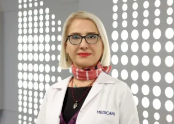 Dr. Gülten Özdemir: İnme artık yalnızca ileri yaş hastalığı değil. Genç yaş grubunda da risk faktörlerinin artmasıyla birlikte daha sık karşımıza çıkıyor.