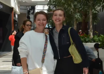 Artık annem benden daha çok magazinde görünüyor