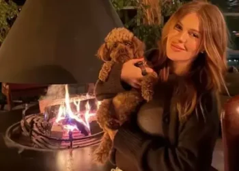 Merve Dinçkol’dan karnı burnunda pozlar