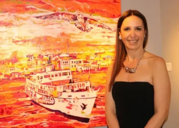 Ressam Pınar Kanber’in ‘Martıların İstanbul’u sergisi açıldı