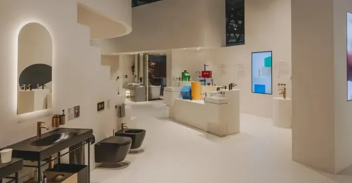 Roca’dan tasarımın ritmini yeniden tanımlayan enstalasyon