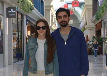 Alina Boz eşi Umut Evirgen ile alışveriş turunda