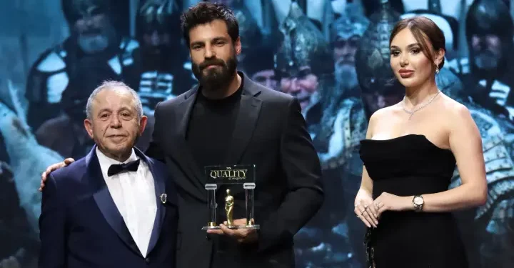 17. Quality Ödülleri’nde ‘En Quality Erkek Oyuncu’ ödülü Serkan Çayoğlu’nun oldu