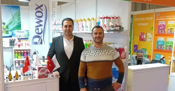 Selim Güzel ve Doğukan Gül, DEWOX markasıyla temizlik ürünleri sektörüne iddialı bir giriş yaptı