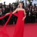 Sümeyye Aydoğan, Cannes Film Festivali’nde kırmızı halıda boy gösterdi