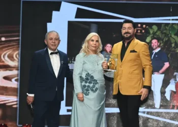‘En Quality Ödüller’de ‘Meslek Onur Ödülü’ Türkan Şerbetçi’nin